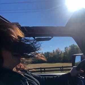 Meet your Posher, Lia